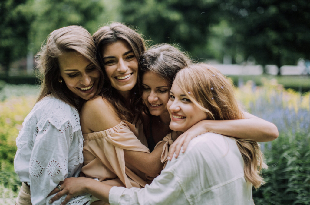 college support, college girls hanging out, making friends in college, college support group, Pam Willsey best-selling author, Packing For Success book, emotional awareness training, optimism and impulse control, flexible thinking in teens, support for college girls, teenage girl mentorship, personal growth coaching, therapist for girls, therapist for young women, young women’s mental health, parental support for college transition, online therapy vs. coaching for young women